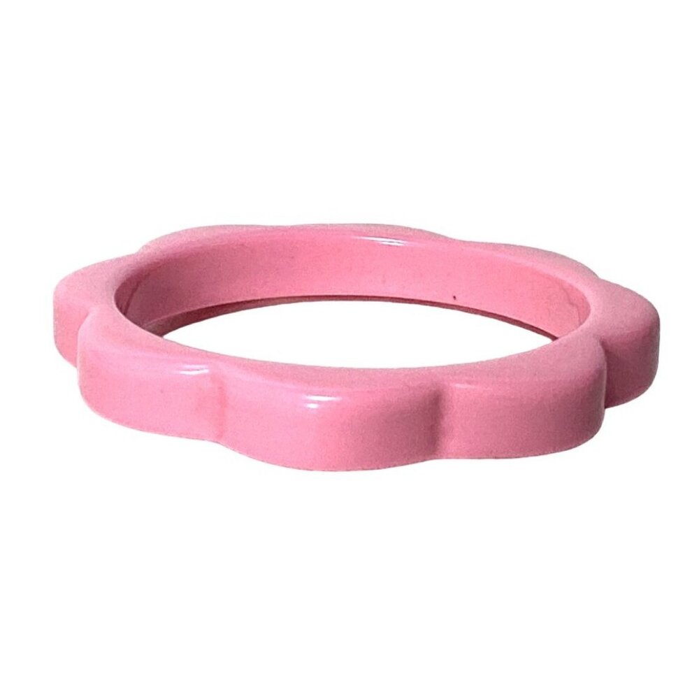 Vintage 1980s Pastel Pink Lucite Bangle Bracelet Scalloped Flower Profile - Picture 2 of 6